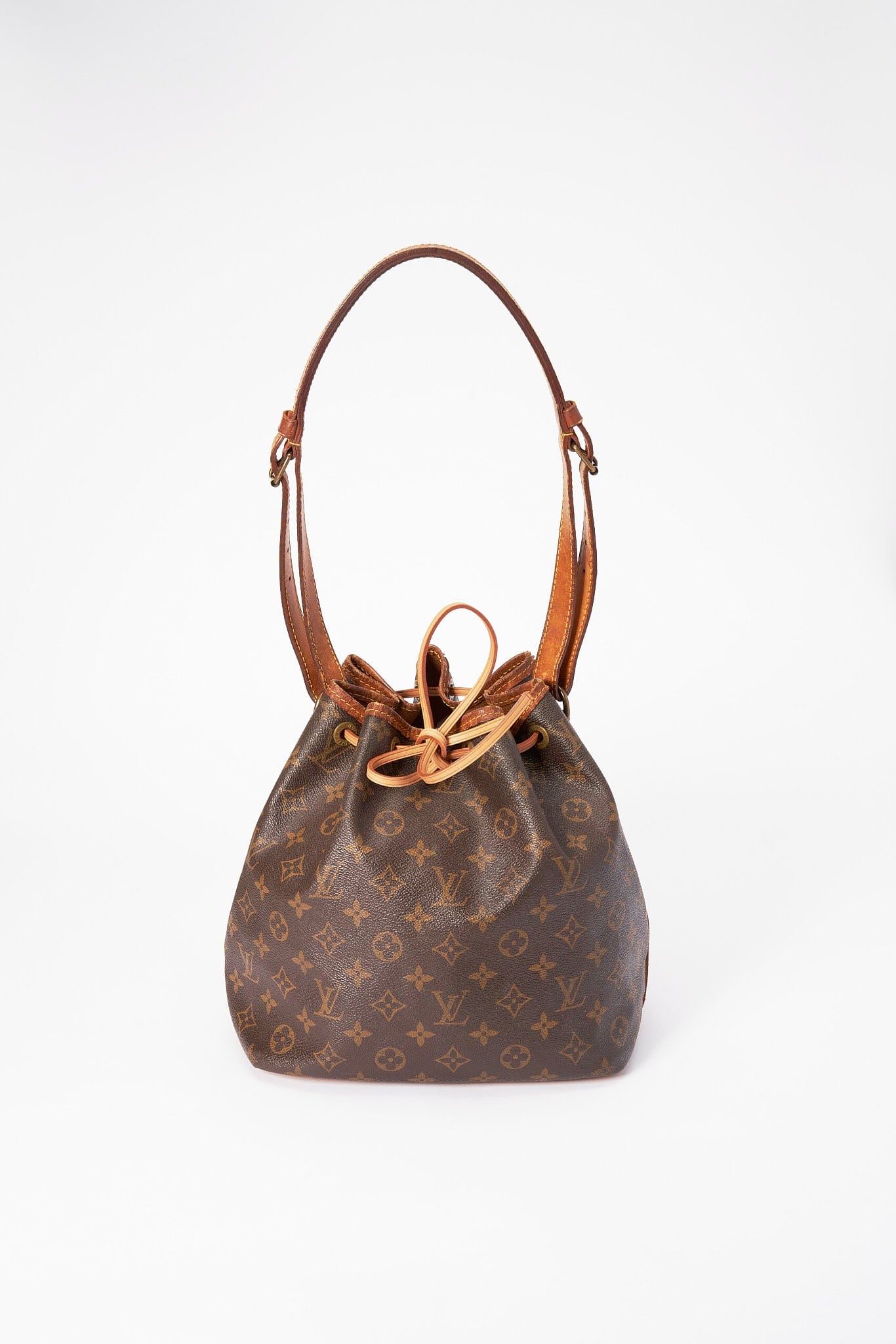Cleaning a Vintage Louis Vuitton Petite Noe bag - Before and after
