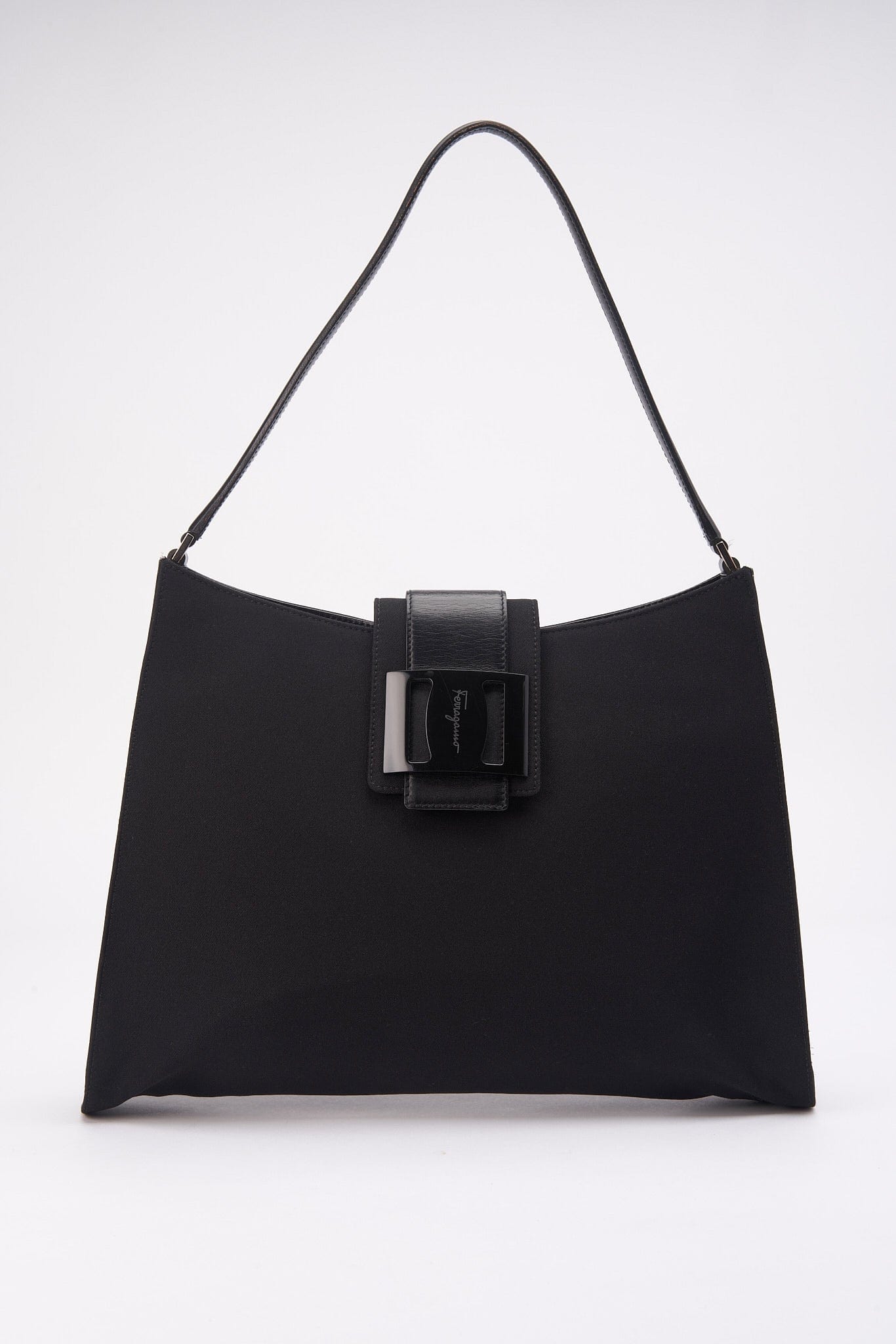 Ferragamo black shoulder clearance bag