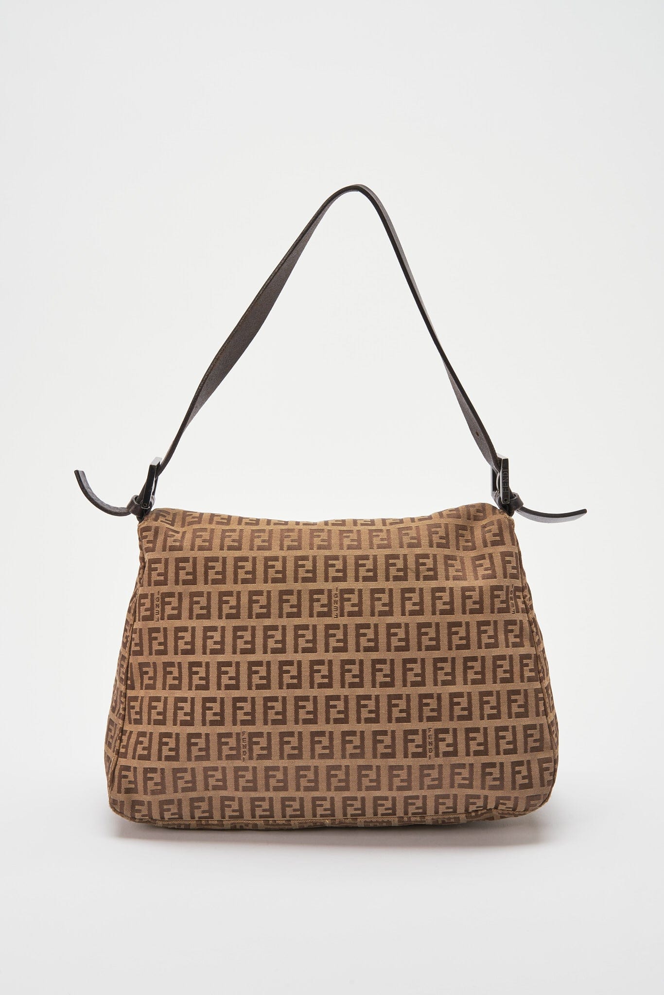 Fendi classic outlet baguette