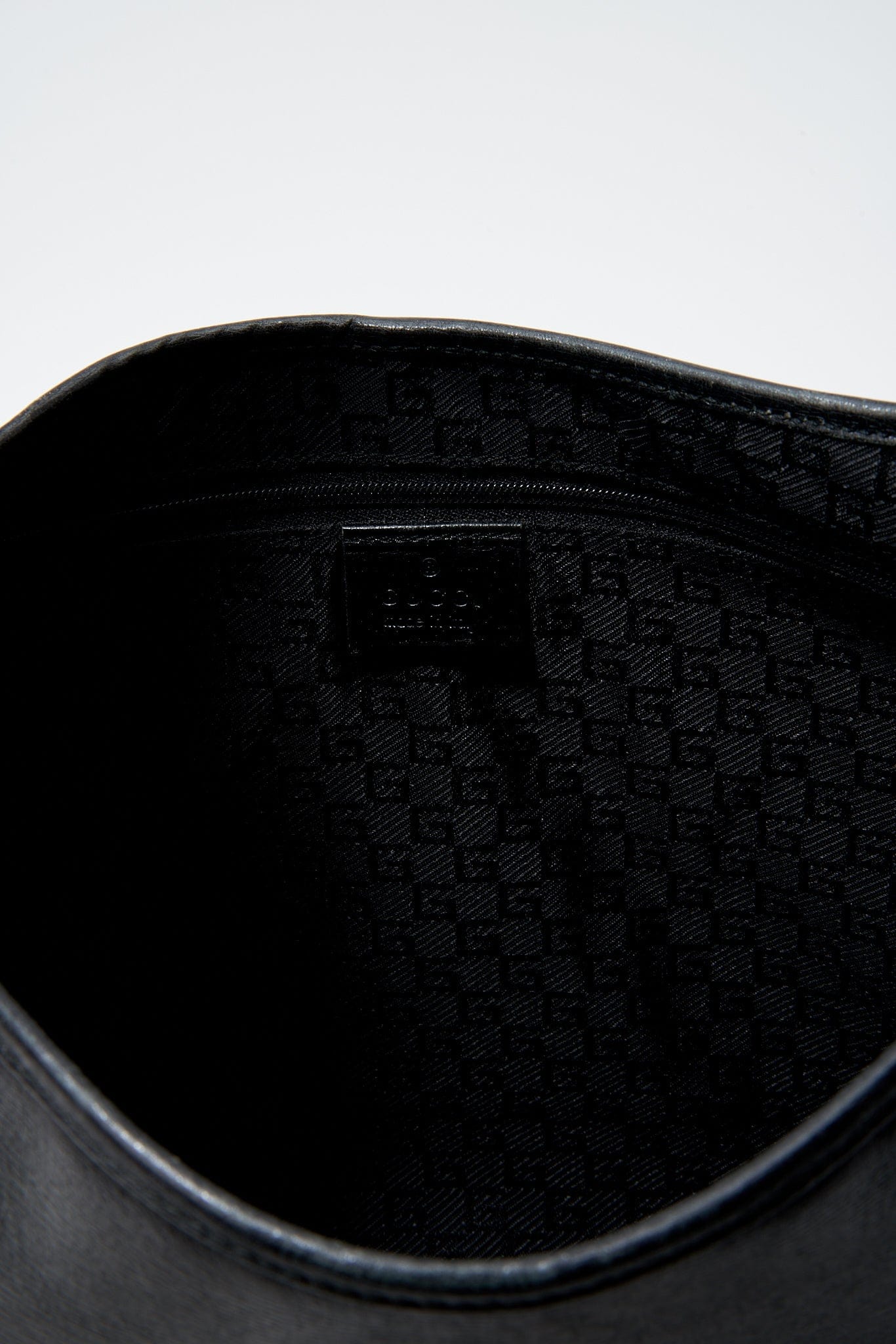 Classic black gucci bag online