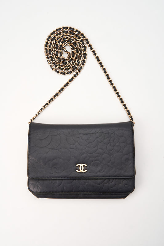 Funda singular negra de Chanel Diana Diana con hardware chapado en oro de 24k