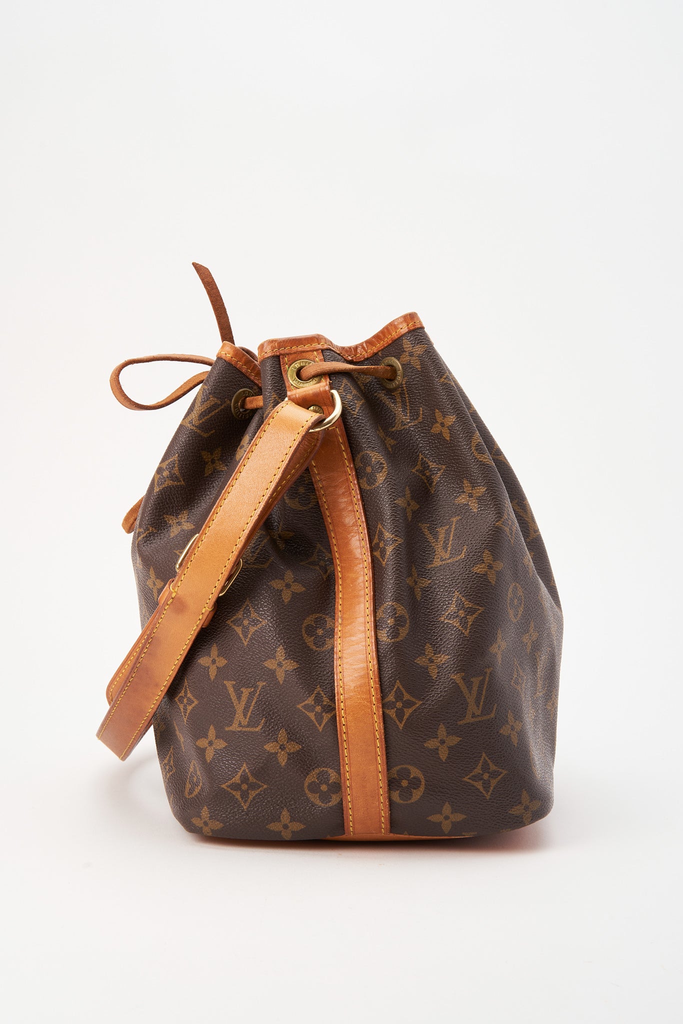 Louis Vuitton Petit Noé Bag dans monogramme Canvas