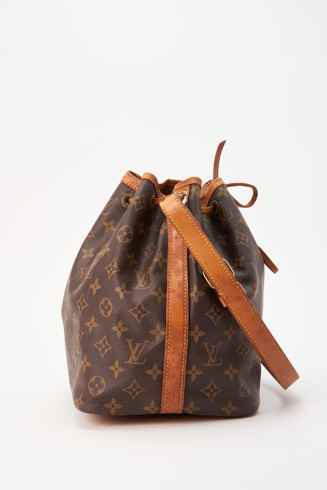 Louis Vuitton Petit Noé Bag dans monogramme Canvas