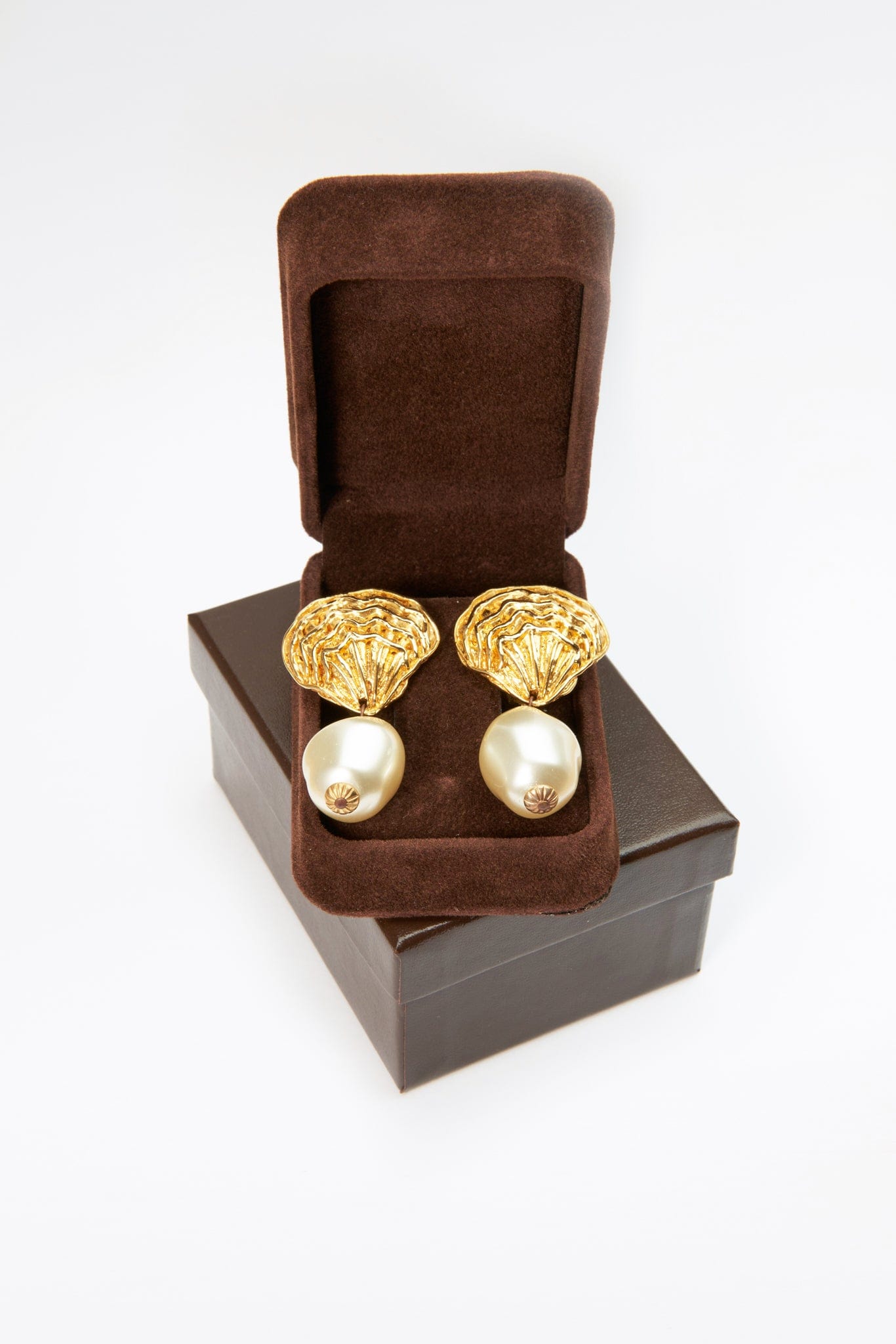 Vintage Gold Celine Shell and Imitation Pearl Earrings – The Hosta