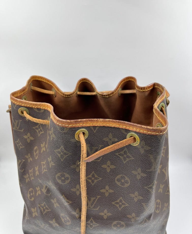 M42226 Bucket Bag A medium version of the famous Noe bag – Royale Tech
