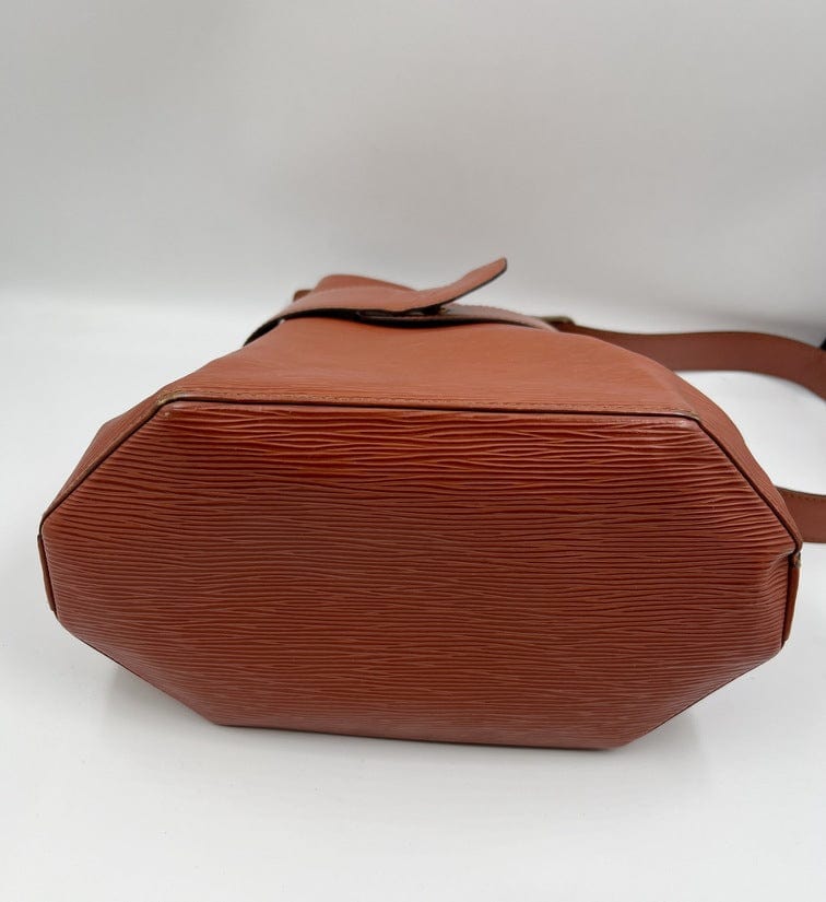 Past auction: A red Epi Sac D'epaule bag, Louis Vuitton