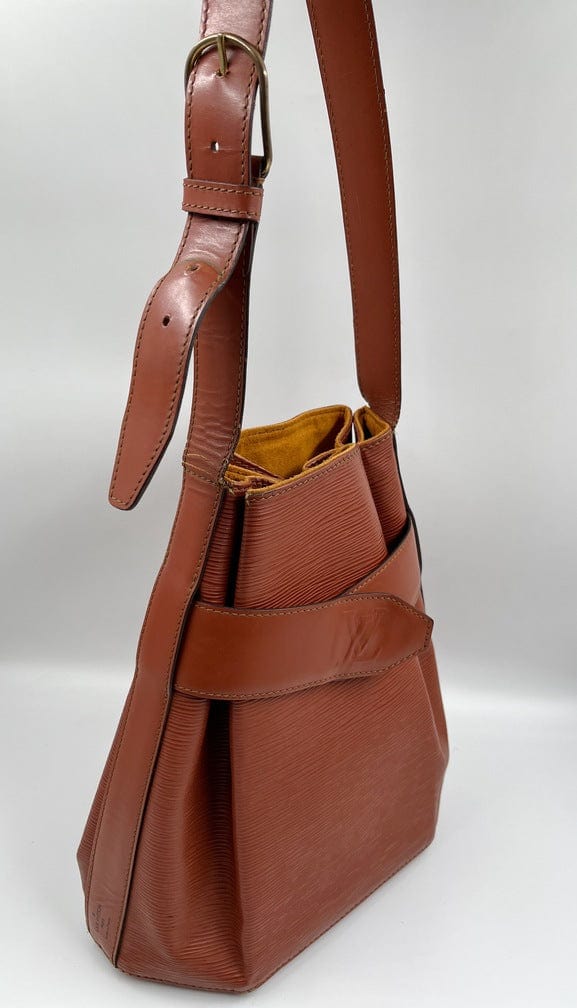 Louis Vuitton LOUIS VUITTON Sac D'epaule GM Brown Epi Leather