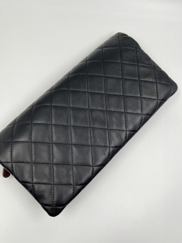 Chanel 19 leather clutch bag Chanel Black in Leather - 32664142