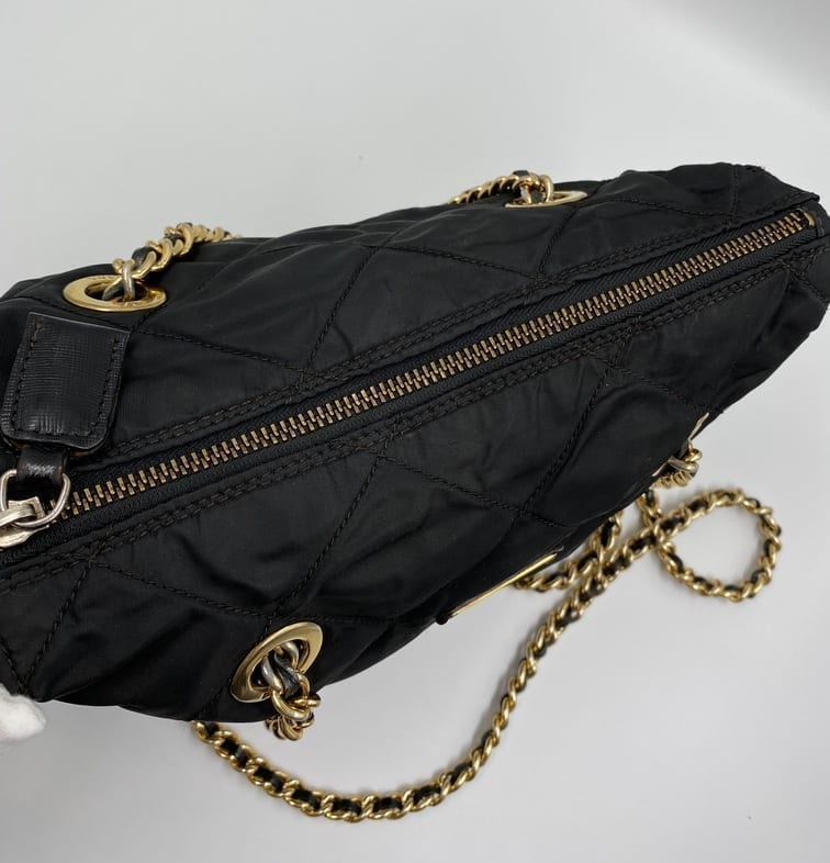 Louis Vuitton, Very Chain in black leather For Sale at 1stDibs