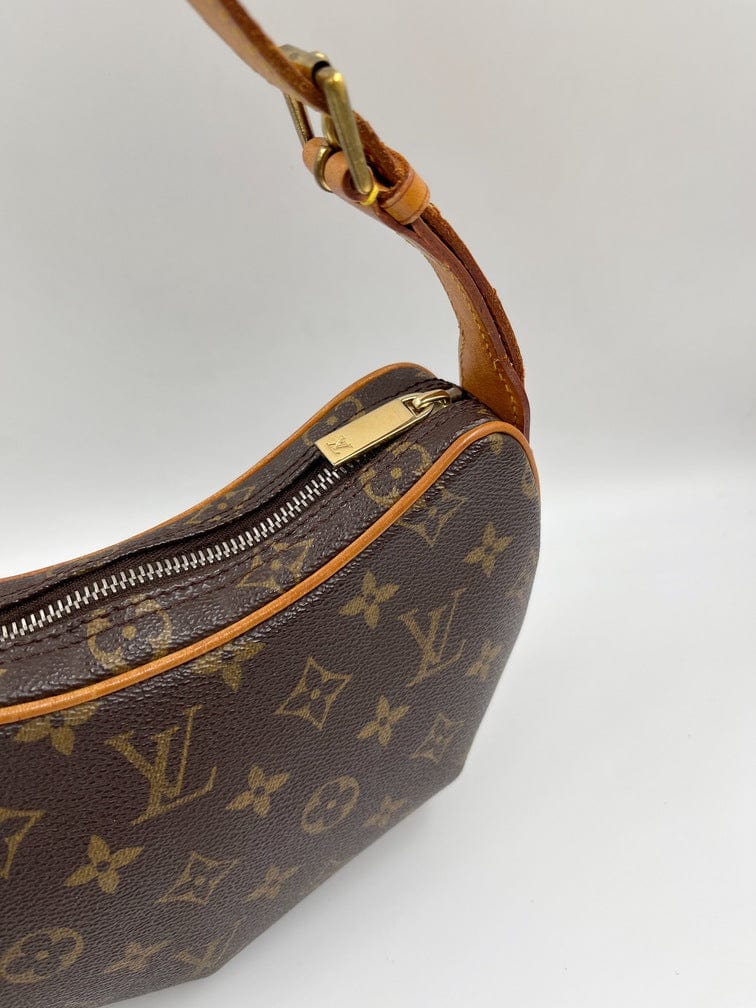 Louis Vuitton - Authenticated Croissant Handbag - Cloth Brown Plain for Women, Never Worn