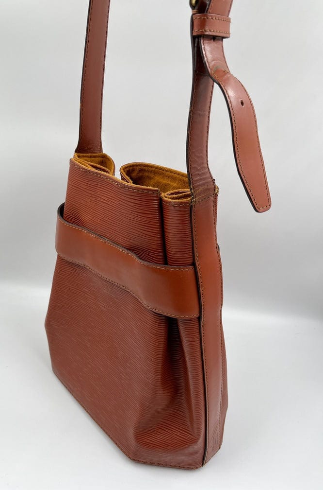 Louis-Vuitton Epi Sac D'epaule GM Bucket Bag