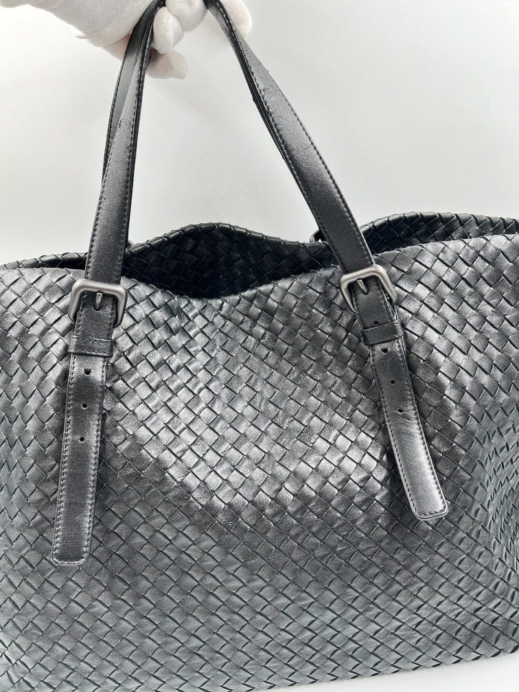 Bottega Veneta Intrecciato Leather Tote Bag (SHG-Xb9o1E) – LuxeDH