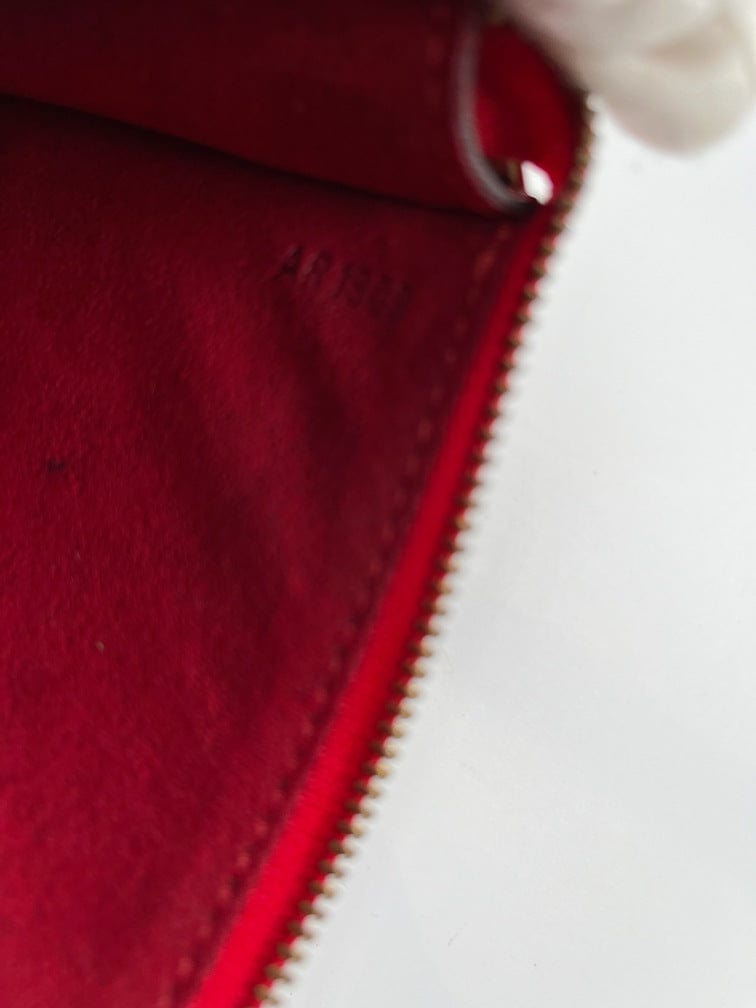 Louis Vuitton – Pochette Accessoires Red Epi Leather – Queen Station