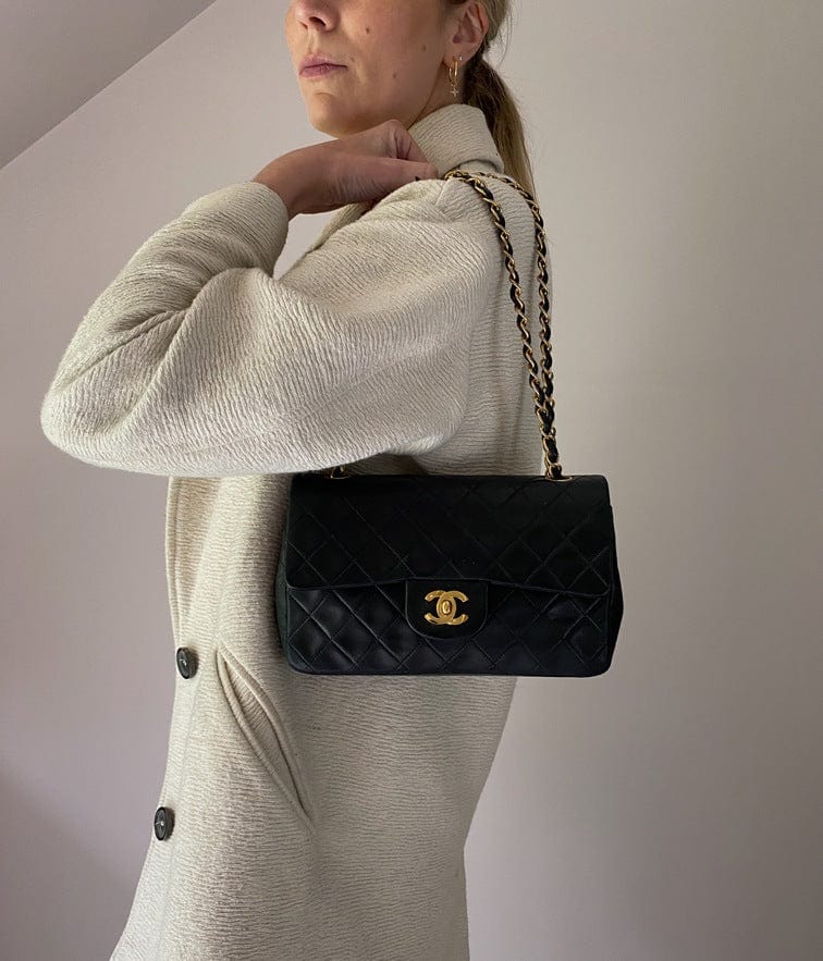Chanel Black Quilted Lambskin Vintage Flap Bag – The Hosta